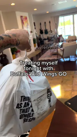 i cannot stop. #buffalowildwingspartner 