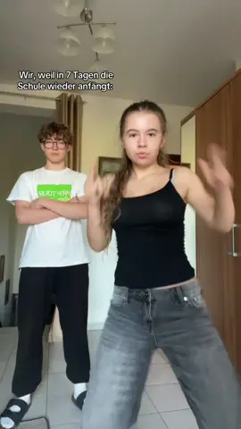 WARUMMMM dc: @cey ⭐️ @Ski Aggu #dancetrend #viraldance #tiktoktanz #tänzer #schule 