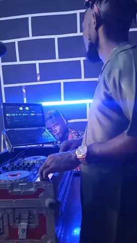 flexing my fingers 💥