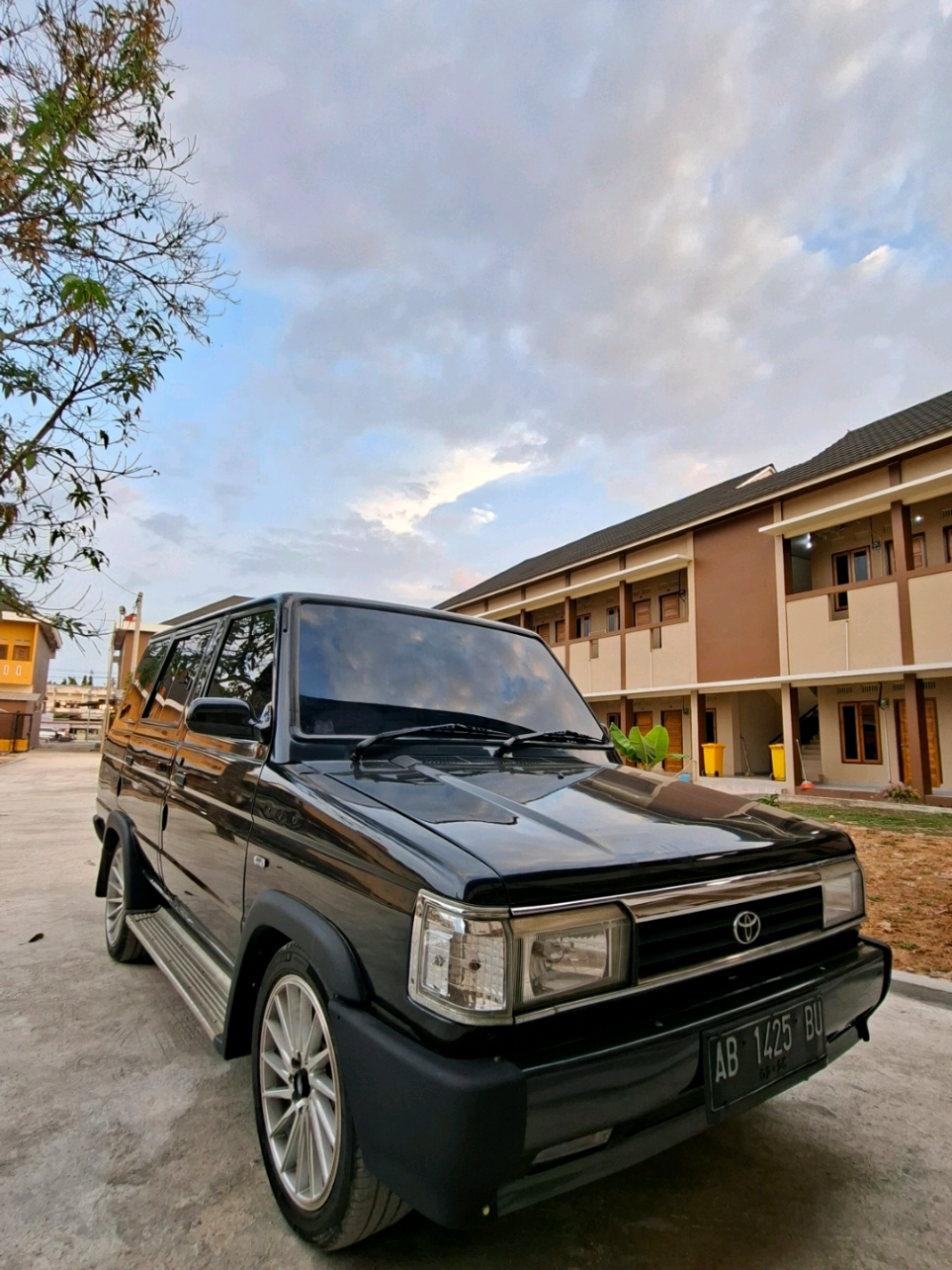 Forsale ✔️ grand extra Tahun 1992 body kaleng  interior orisinil kaki kaki padat Plat AB sleman Yogyakarta lokasi unit Di palembang Minat ?? Langsung DM guys gassken !!! #kijangmodifikasi #kijangmenolakpunah #kijangtiadaduanya #kijanggrandextra #kijangindonesia 