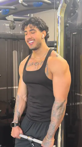 👅👉💪🏽 #muscle #fitnessmotivation #hairy #Fitness #gym              