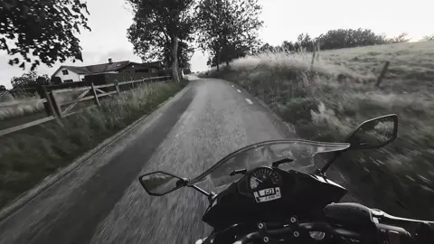 ¯⁠\⁠_⁠(⁠ツ⁠)⁠_⁠/⁠¯ yay or nay? #sweden #motorcycle #kawasaki #fyp 