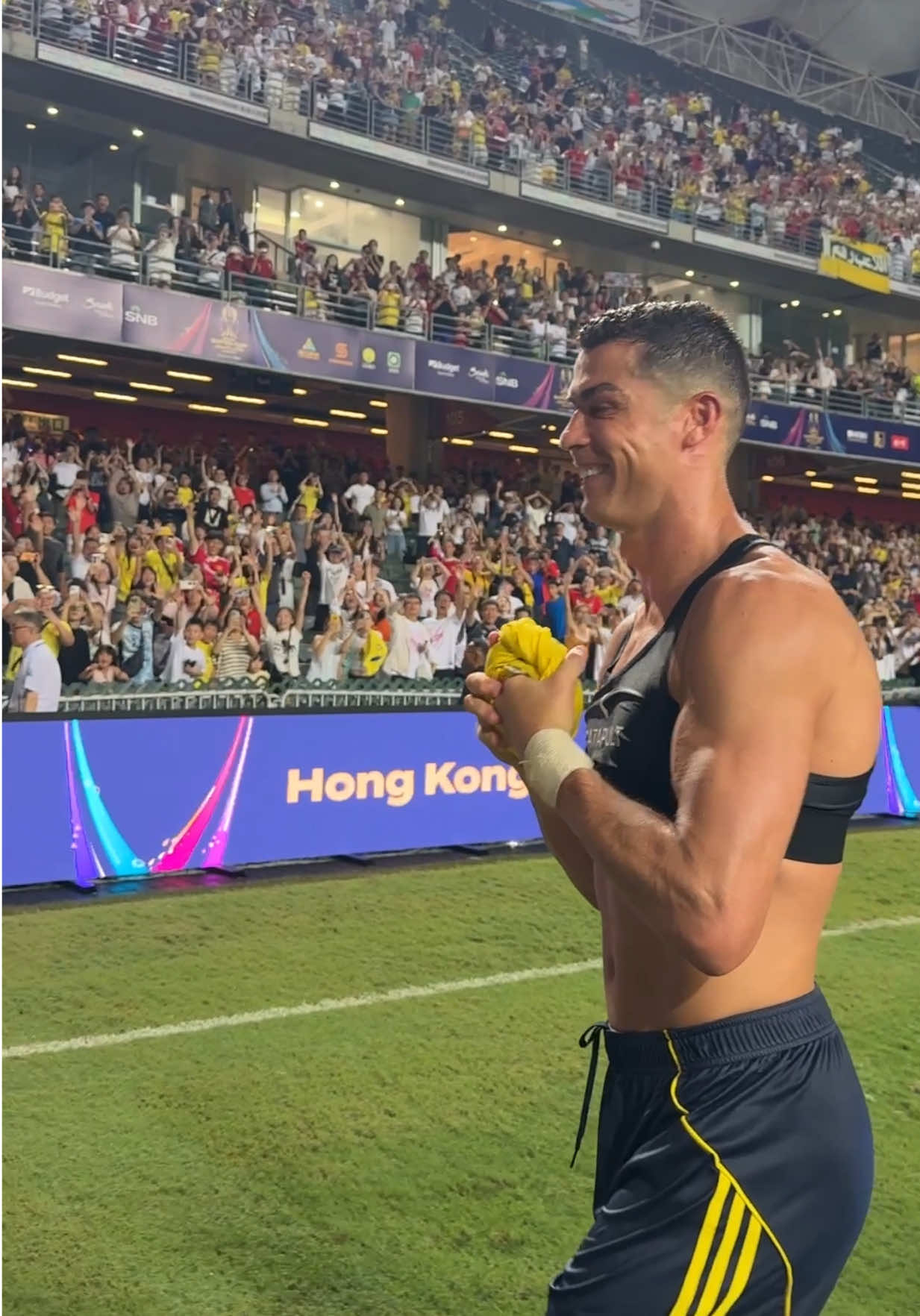 One lucky person in Hong Kong 🐐👕 #alnassr #fyp #النصر #foryoupage #ronaldo 
