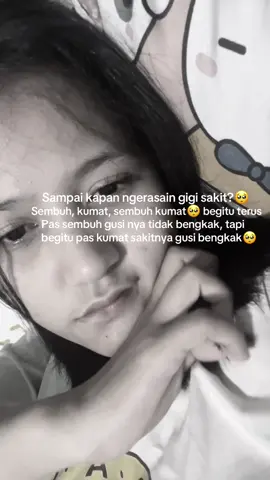 Kasih tau aku dong, solusi untuk gigi yang mulai goyang🥺 Kiri kanan memang bolong, tapi bagian kanan yang sering sakit karna ada gigi yang busuk itu mulai goyang🥺 . Jujurly mau dicabut aja gigi yang goyang itu tapi takut berujung nya metong.  baru beberapa minggu ngerasain gigi baik2 aja tiba2 banget kambuh ditengah malam🥺 #fakesituation⚠️ #fyp 