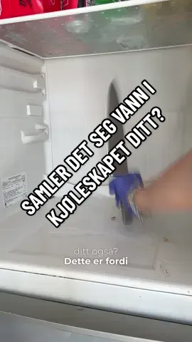 Samler det seg vann nederst i kjøleskapet ditt?🤢 Da bør du tømme og rense dreneringshullet med kjøleskapsrens fra Sterling! #krefting #kjøleskap #sterling #LifeHack #CleanTok 