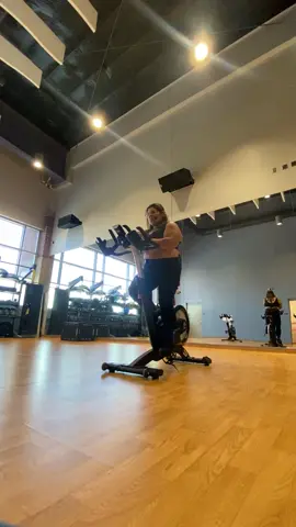 Got some spare time today to work on new choreography and practice my isolations! There's so much improvement from my last video. If you can't see my other arm in the air, check the mirror in the background—it's all about that cycling for life vibe! #Cycling #CyclingChoreography #Isolations #CyclingLife 
