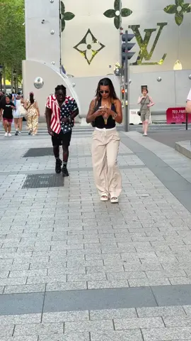 I just wanted a social experience hug 💔😭😳🔥