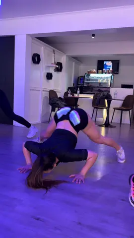 Un poco de mi brega twerk jeje @TWERKILATES 