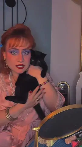 Favorite part from my last live 🐈‍⬛ #catmom #blackcat #80s #80saesthetic #80sstyle 