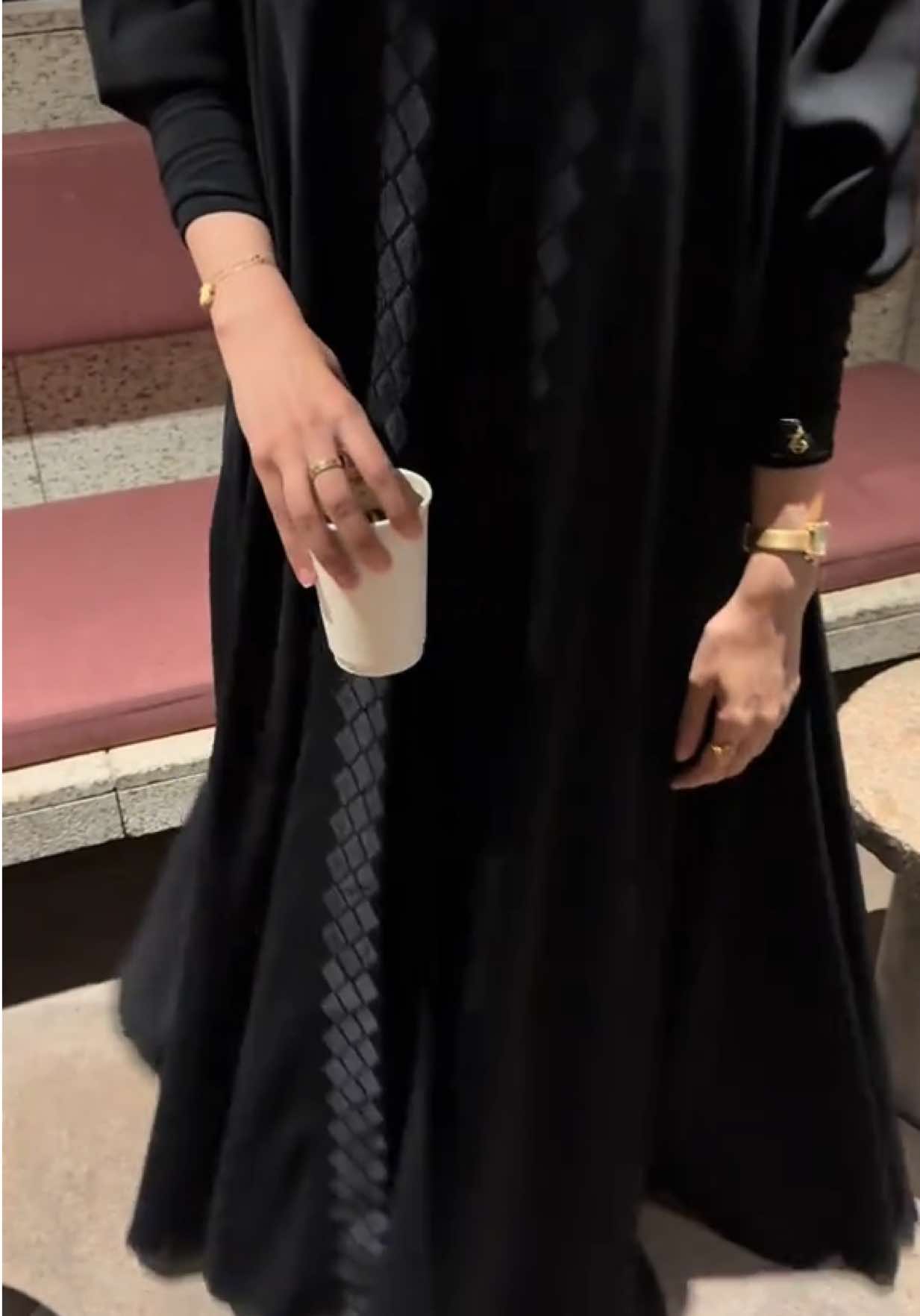 عباية اليوم ملك الألوان 🫣🌺! #fyp #foryou #hail #اكسبلور #abaya 