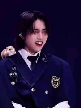 #HAN // I love this man and his curly hair in ATE era was so cute😭 #hanjisung #hanjisungedit #straykidsedit #fyp ib: @⋆˚࿔ 𝑔𝑙𝑎𝑑𝑦𝑠 𝜗𝜚˚⋆   