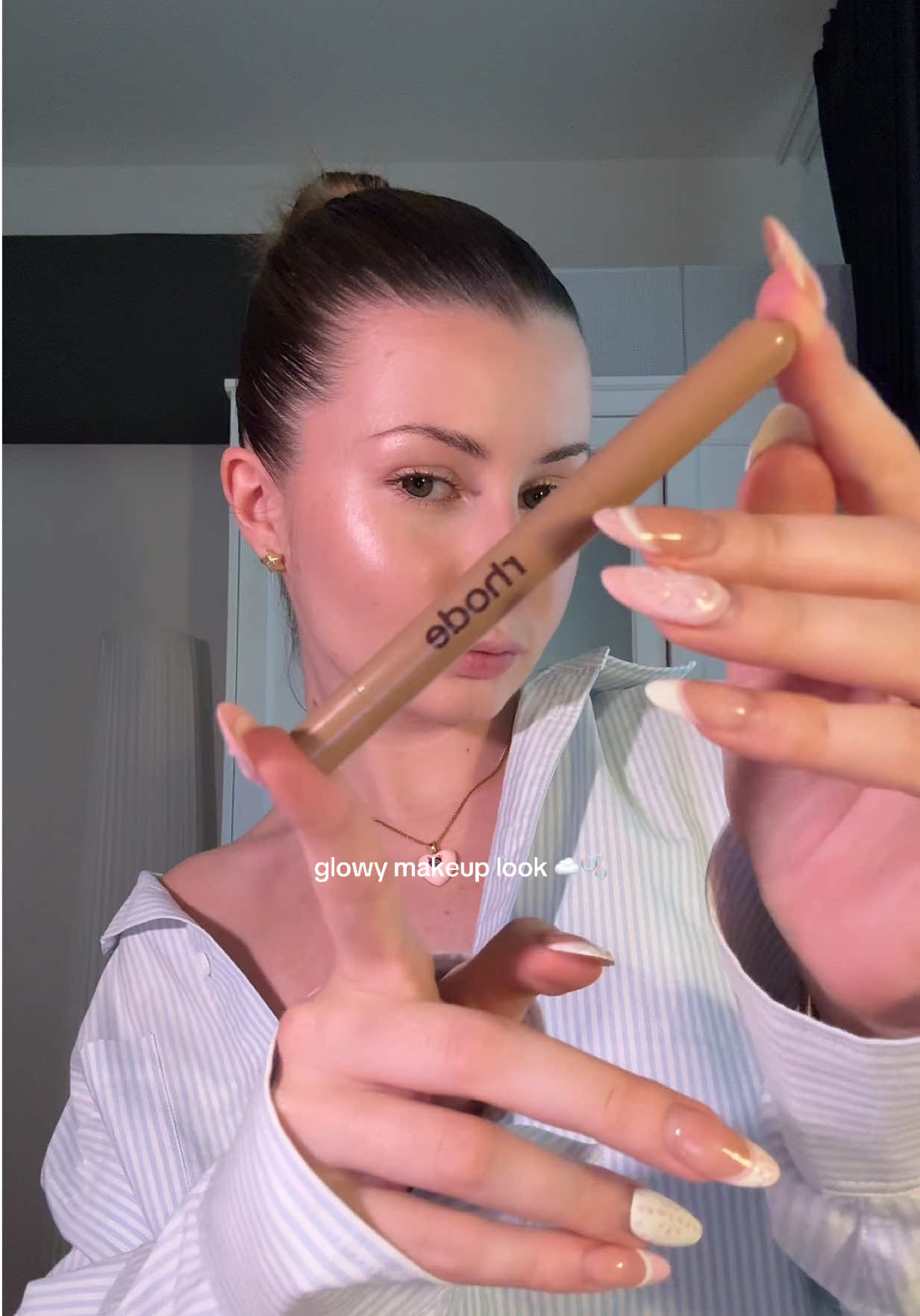 glowy makeup look tutorial 🫧 #makeuptutorials #makeupproducts #glowyskin #glowymakeup #glowskin 