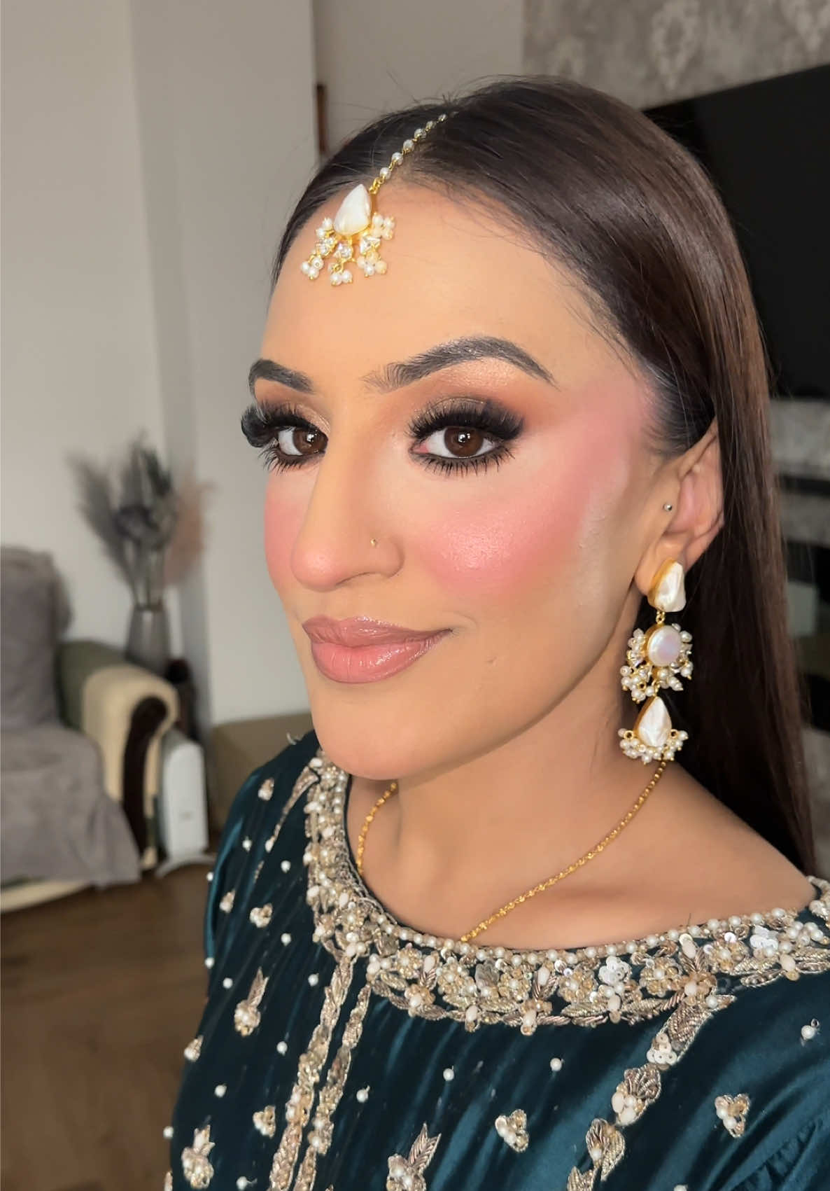 Snatched and flawless glam for my stunner Aisha M’A. How beautiful is she and this glam!😍🔥🔥🔥 #makeup #beauty #fyp #viral #makeuptutorial #makeupartist #creatorrevolution #punjabiwedding #punjabi #bridalmakeup #desitiktok #westyorkshiremua #pakistanibride #BeautyTok #mua #cosmetics #makeuptransformation #trending #westyorkshire #x #westyorkshiremua 