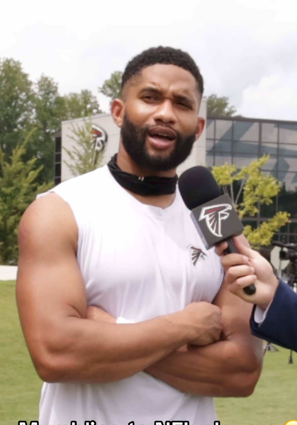 @Khadarel Hodge was not gonna give up 😂😭 #mumble #nfl #falcons 