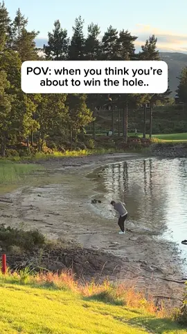 Tag someone who could never do this😮‍💨 #golf #golftiktok #golftok #beachgolf #golfing 