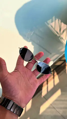 Modelo: Oakley B Wire 3.0 ‼️ Cristales Polarizados  Totalmente Metálico  Contamos con mas de 💯Modelos disponibles para entrega inmediata dentro de santiago centro‼️  #oakley #lentesbrasileños #gafasbrasileñas #gafasbrasileñasenSantiagodeChile 