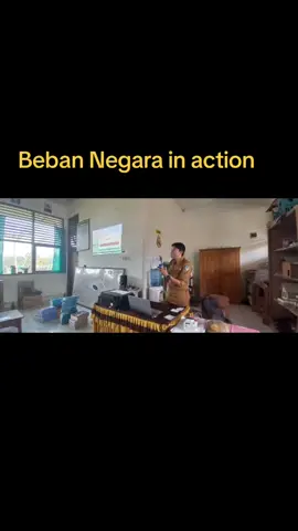 Kami bukan beban negara, karena kami digaji karena kami bekerja. Justru para wakil rakyat yang tidak bekerja untuk rakyat lah sebenarnya beban negara. #srimulyani  #gurubebannegara? #kamiguruhebat 