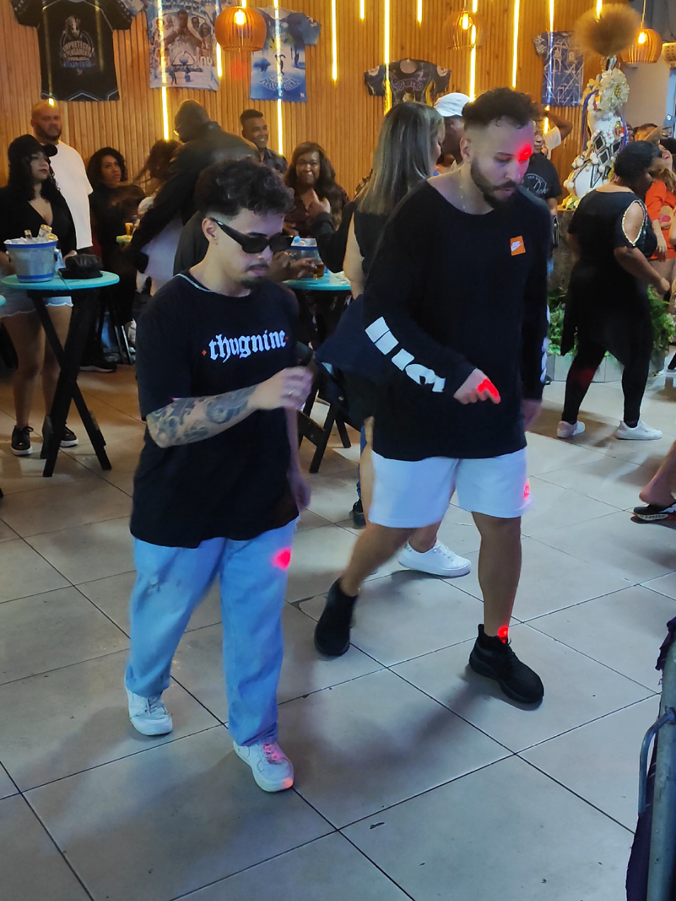 Botou o óculos e a coisa ficou séria #beijaflor #bailecharme #charme @Will King 