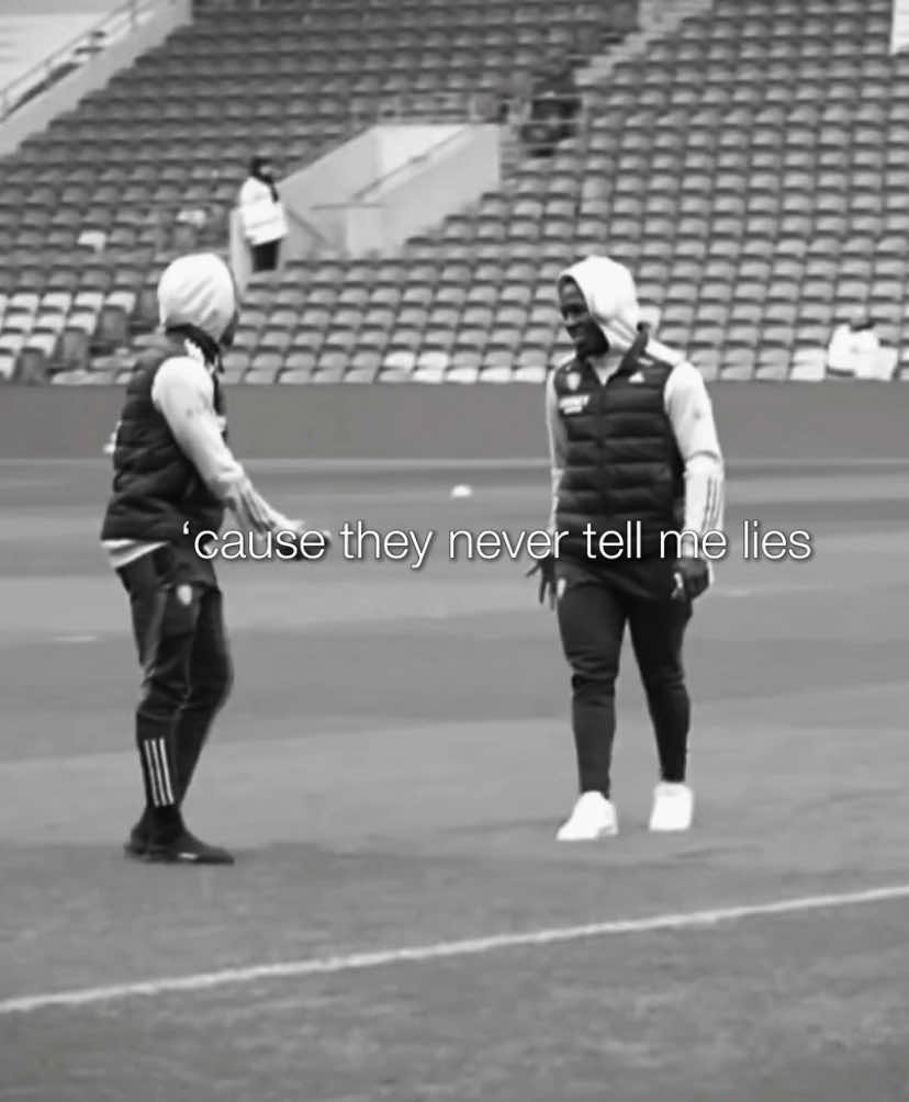 🥰 / no copyright intended. #crysenciosummerville #fyp #ifeelitcoming #football #10 