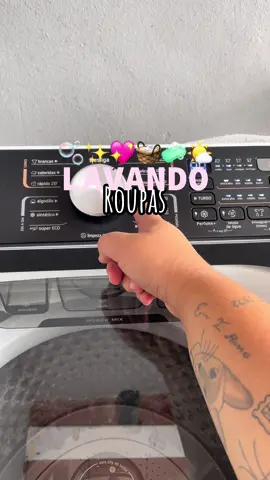 Usando pela primeira vez minha máquina midea 15kg, ela é super silenciosa. O tamanho em centímetros é super compacta, mas seu tambor é enorme. Vale cada centavo #maquinamidea15kg #lavandoroupas #enxovaldecasanova #foryoupage #foryou 