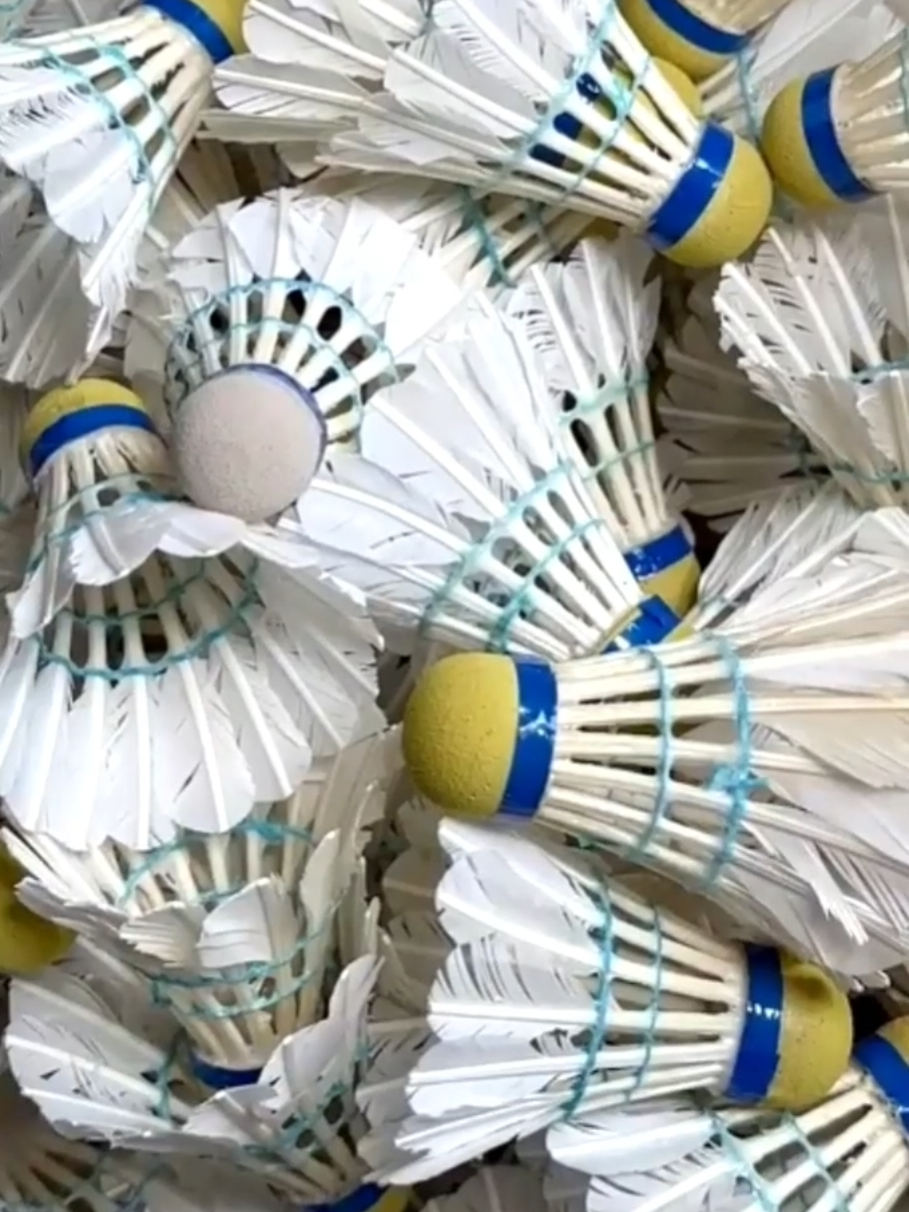 Turning Real Feathers Into a Shuttlecock 🏸 | Handmade Craft #shuttlecockmaking #satisfyingprocess #badminton #usatrending #viralvideos 