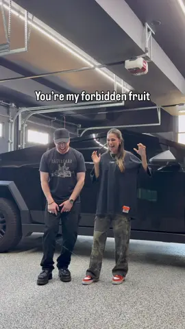 Love seeing all your covers of “Forbidden Fruit”! Here’s an acapella from the OG’s themselves 🍎💪🏻🔥