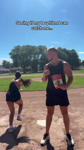 Don’t make fun of my run 😭 #fyp #couplescomedy #couplescontent #runchallenge #calebnandrea 