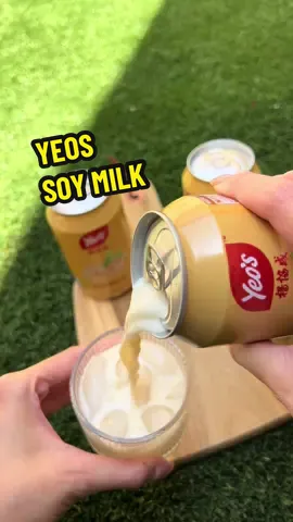 Soy milk is so convenient in cans. I can bring them with me anywhere 💛🥛💛 #yeos #yeosusa #soymilk #soymilklover #cans 