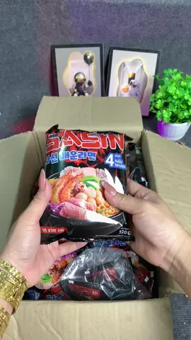 Mì cay sasin 5 gói rẻ quá trời nè mấy bà ##xuhuong##xuhuongtiktok##micay##micaysasin