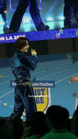 I thought it was a normal dance break and then Keigo started shaking his ass😂 #jo1 #kcon #kconla #keigo 