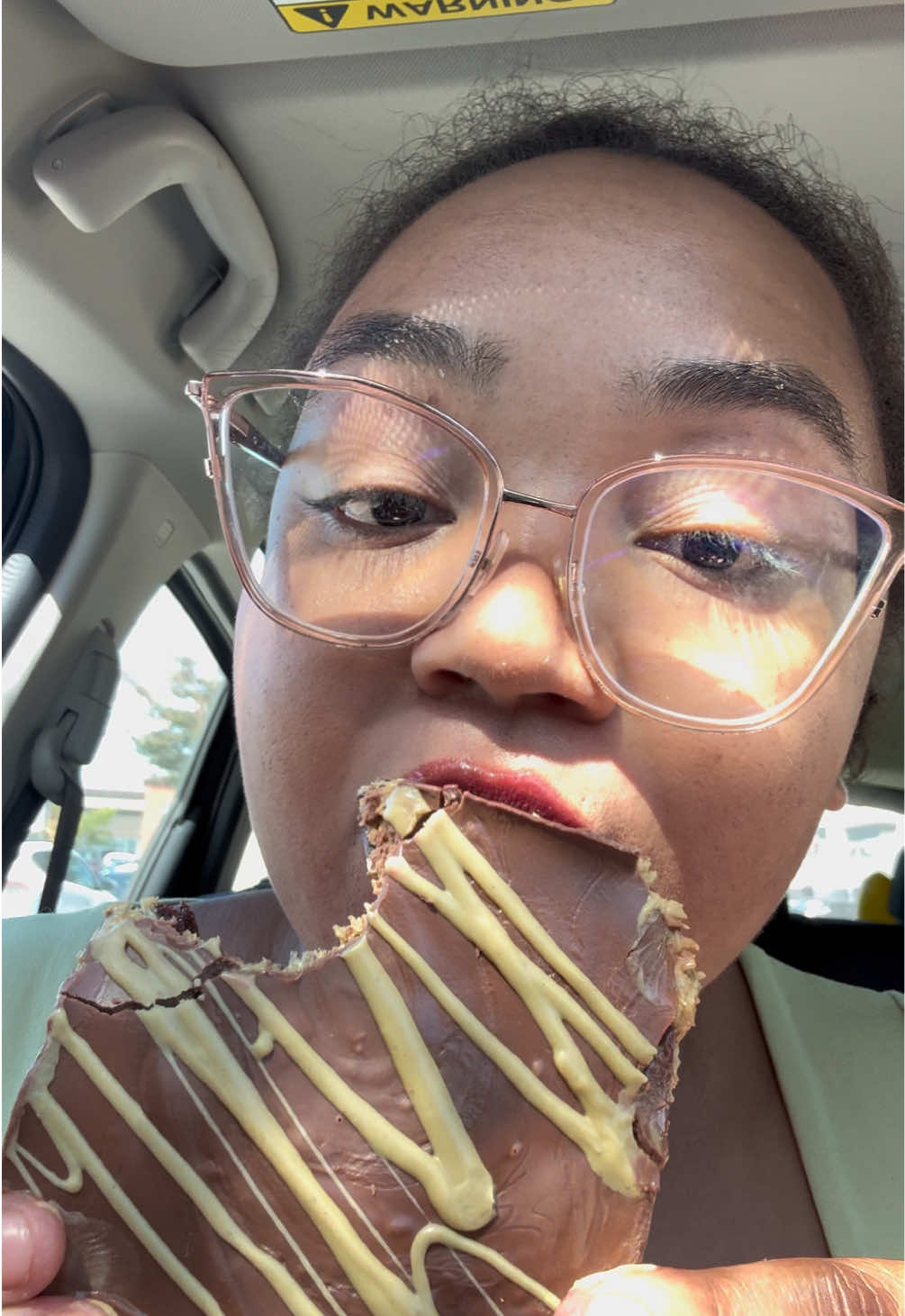 I so badly wanted to love these bcuz they LOOK so yummy 🫣 still too sweet for me, but watching the crumbl mukbangs will always be a hit for me 🩷 #crumbl #crumblecookiereview #crumblcookies #cookies #badreviews #review #sweets #sweettreats #sweettreat 