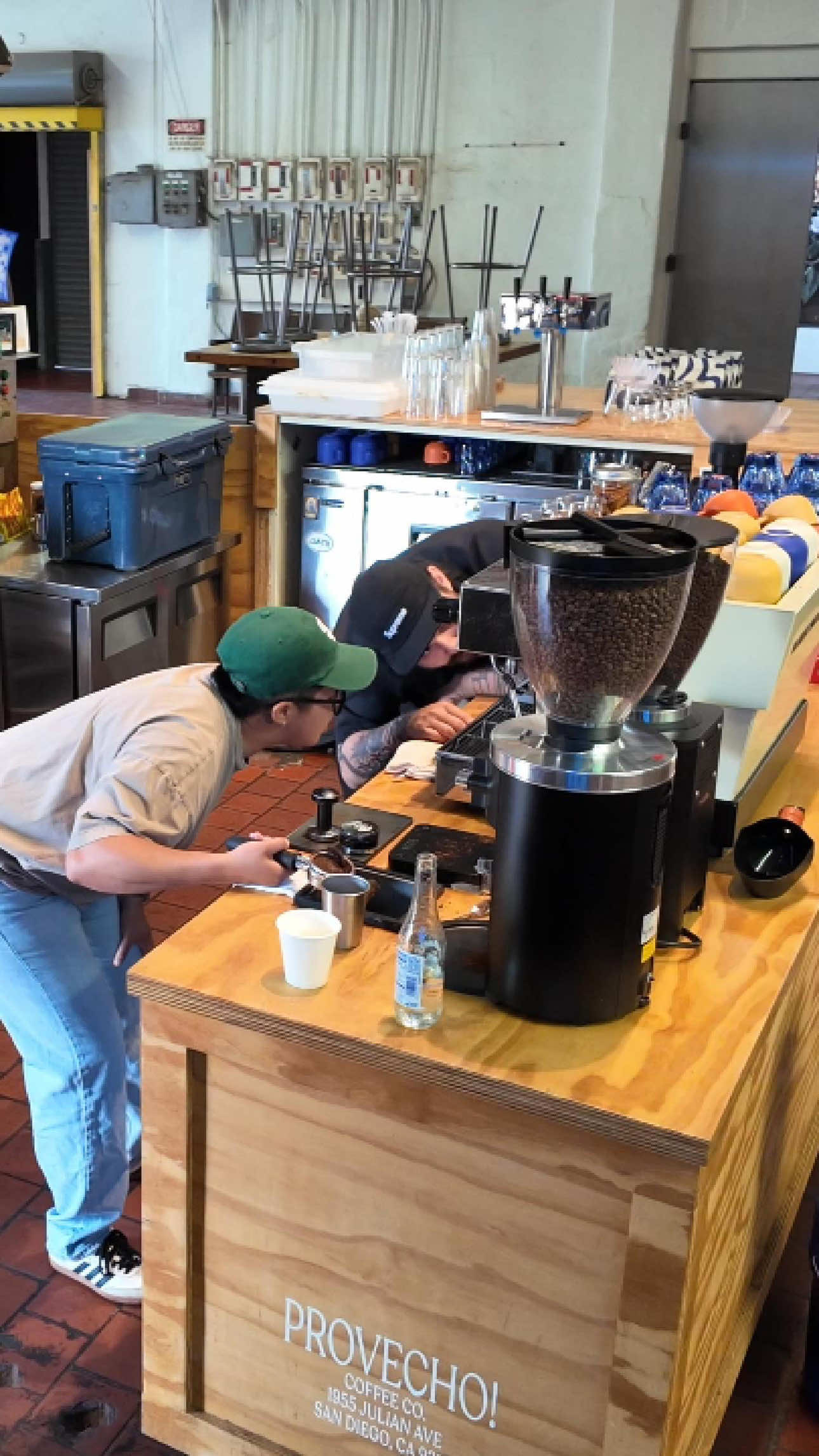 My first barista training ever! Thank you @Provecho Coffee Co. 🙏🏼🫶🏼 #creatorsearchinsights #baristatraining #howtobarista #baristaintraining #startingacoffeebusiness 