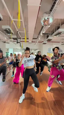 Zumba time 💃🕺🏻 @Zumba Fitnessa  This song 🔥💪🤩 #vibration @KANINE  Lers go zin’s @Bella Loretta @Munawarbilly @Rizky Wijaya  #fyp #viralvideo #viral #zumba #zumbafitness #zumbainstructor #zumbaclass #zumbadance #dancecardio #lizanatalia 