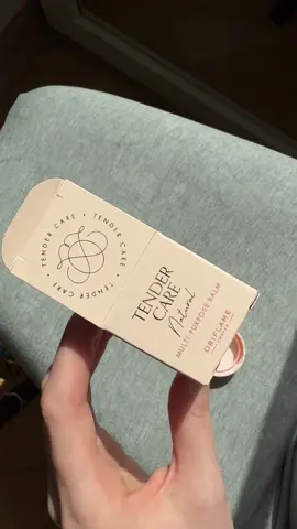 Descoperă magia hidratării cu Tender Care - Balsam multifuncţional! Acest balsam emblematic şi intens hrănitor este salvarea ta pentru buzele şi pielea uscată. Oferă pielii tale răsfăţul pe care îl merită cu fiecare aplicare. Formula sa versatilă îmbrățișează pielea cu dragoste și îngrijire. ✨💋 Disponibil acum la același preț irezistibil de 25 lei! #PieleCatifelată #RăsfățPentruPiele Utilizați codul meu de recomandare: RO-nicoletabrad Folosiți link-ul meu de recomandare: https://shop.oriflame.com/RO-nicoletabrad/4QeVK4a8