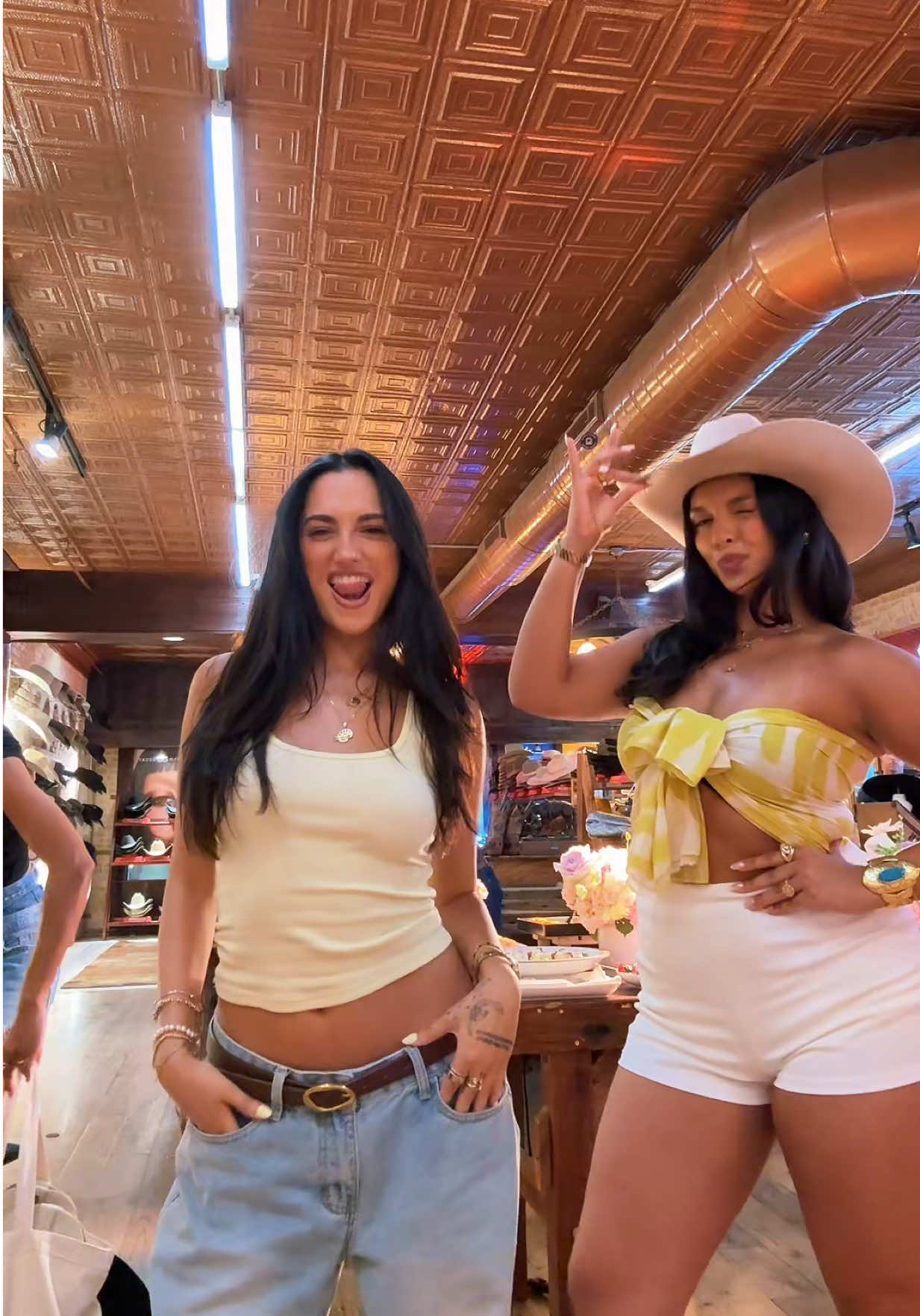 daniella x2 #friends #friendship #urbandecayevent @Daniella 