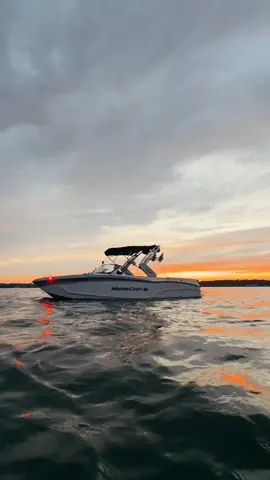 Nights like these 😍@MasterCraft @Follow Brand @Jackpine Wakesurf #fyp #wakesurfing #wisconsin 