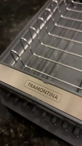 🧼✨ Escorredor de Louça Tramontina com Secador e Porta Talheres – Praticidade e Estilo na Sua Cozinha! ✨🧼 Transforme sua rotina com o escorredor de louças ideal para quem busca funcionalidade, durabilidade e um toque moderno na cozinha! 🔹 Marca de Confiança: Qualidade Tramontina – referência em utensílios domésticos. 🔹 Multifuncional: Acompanha secador de louça removível e porta-talheres, mantendo sua pia sempre organizada. 🔹 Design Inteligente: Compacto, resistente e elegante. Ideal para qualquer tipo de bancada. 🔹 Fácil de limpar: Estrutura que facilita a drenagem da água, mantendo tudo seco e higiênico. 🔹 Material de alta qualidade: Feito para durar e resistir ao uso diário. 🛒 Disponível agora na Shopee! Aproveite promoções e frete grátis para diversas regiões. 👉 Garanta já o seu e leve mais praticidade para o seu dia a dia! #escorredor #tramontina #shopee #achadinhosshopee 