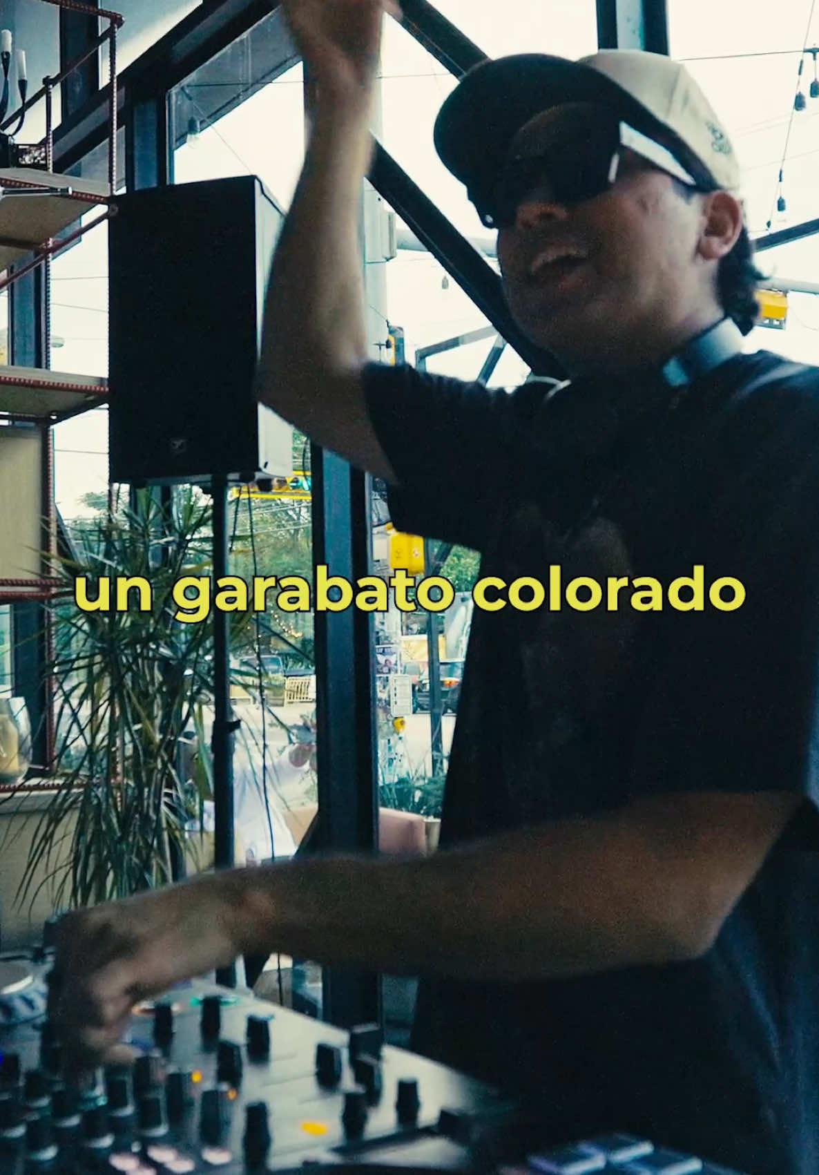 Chabelo 🤝 house 