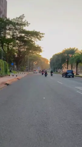 Vibess Pagi Bintaro 🛵🍃 #tangsellife #tangsel #bintaro #bintarojaya #jalanan #suasana #pagi #fyp #fypage #fypシ゚viral 