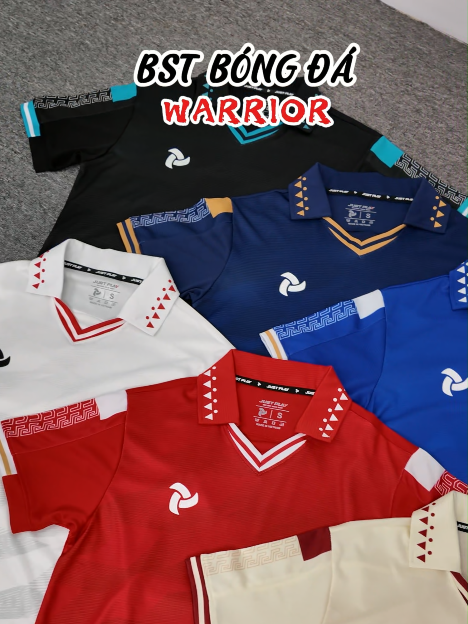 ⭐ 2/9 – WARRIOR CÙNG BẠN RA SÂN, MANG HỒN VIỆT TỎA SÁNG ⭐ Quốc Khánh không chỉ là ngày kỷ niệm – đó là khoảnh khắc để khoác lên mình chiến giáp mang hồn dân tộc, sẵn sàng cháy hết mình trên sân cỏ. WARRIOR chính là lựa chọn cho những chiến binh Việt muốn tỏa sáng: 🔥 Cổ chữ V & ngôi sao sau gáy - khí chất kiên cường. 🔥 Họa tiết Trống Đồng & Chim Lạc - tôn vinh di sản dân tộc. 🔥 Vải mè MK11.2 siêu nhẹ, thoáng mát - “chiến” hết mình suốt trận. 📩 Sẵn sàng diện WARRIOR, để từng pha bóng vang lên niềm tự hào Việt Nam! #JustPlay#QuocKhanh2Thang9#2Thang9 #Thoitrangthethao#Quanaobongda#Bongda#Football#Soccer#QuầnÁoBóngĐáWarrior