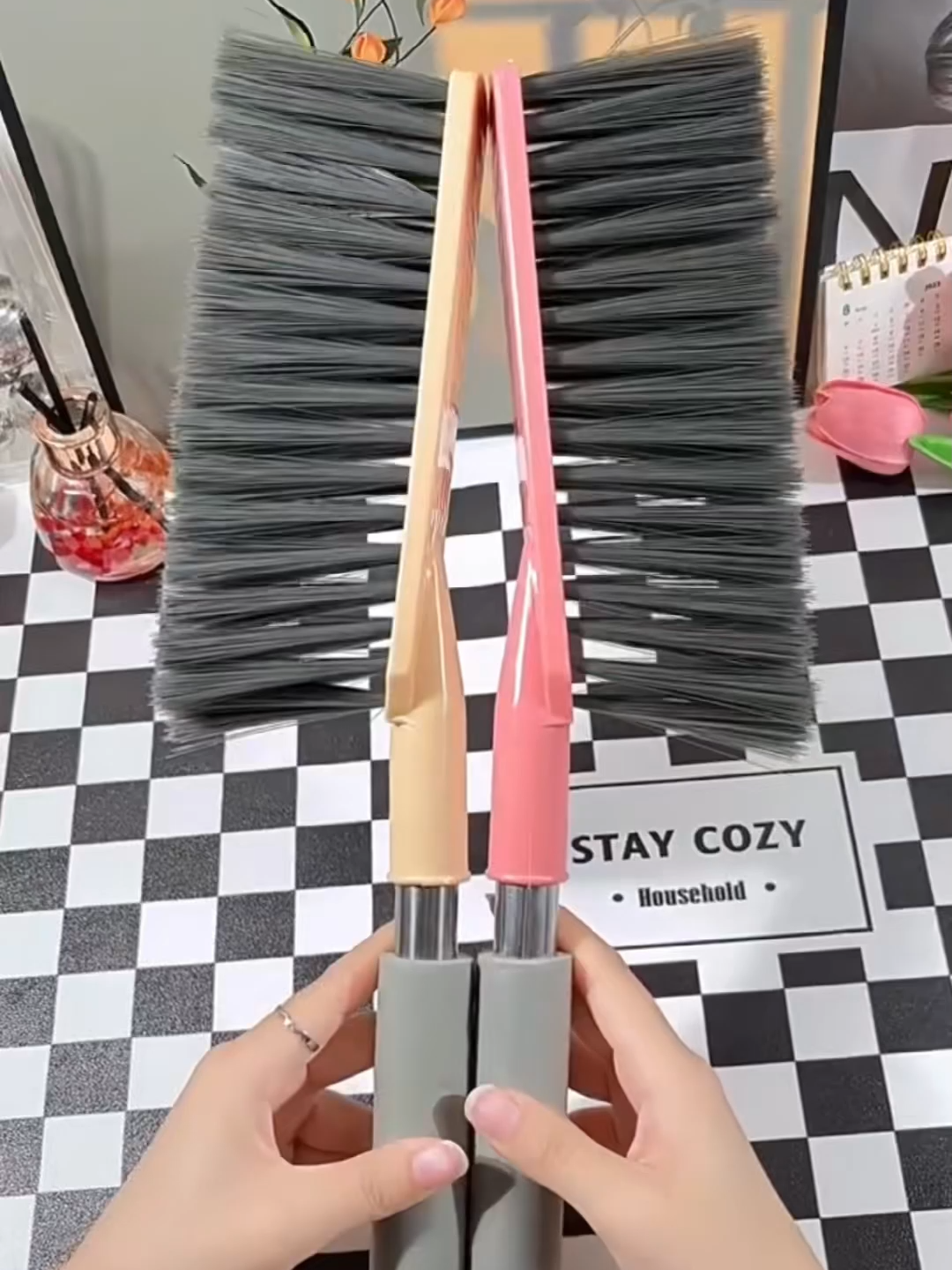 The long-handled bed sweeper brush easily reaches the end of the bed. The brush bar is adjustable, so you can sweep even large mattresses without moving it. The soft bristles are gentle on sheets and provide a clean sweep.