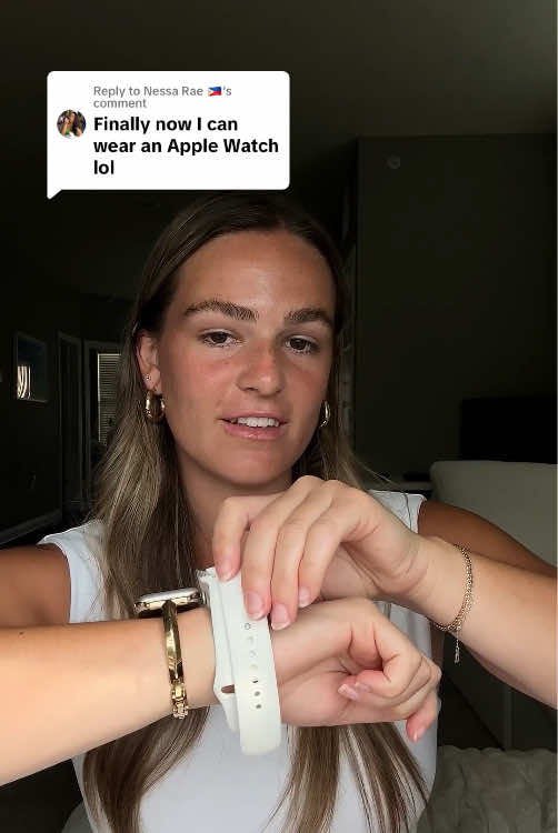Replying to @Nessa Rae 🇵🇭 pov: this band is literally your vibe💡💯thanks @Ally Speaks for the vibe check🫶 #fyp#watchband #iwatch #tiktokshop #iphone #jewelry #bracelet #tiktokshopfinds#missair #tiktokshopbacktoschool #gold#silver#autumn #affordablefashion 