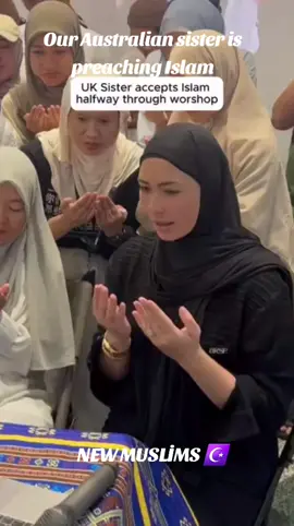 So emotional RN 🥹 You won’t believe what happened halfway through Worksop last week… 💚 A UK sister took her Shahada with me! Alhamdulillah! ✨ . You can’t stop the truth!!! Islam is spreading, the world is waking up, one Shahada at a time. . SubhanAllah, these are the moments that remind me why I do this work. To witness someone embrace Islam, with tears, strength, and sincerity. Allah is the best of planners 🤲 May He keep her firm and shower her with endless light. . Please welcome and make Dua for our new Sister 🩷🤲🏻  . #Worksop #UKShahada #NewMuslimJourney   #Shahada #RevertStory     