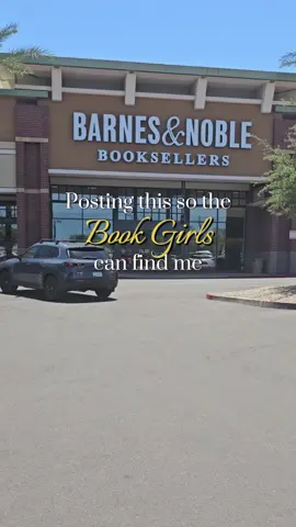 where are my book girlies??!! #BookTok #bookgirlies #bookbesties  #barnesandnoble #bookgirl 