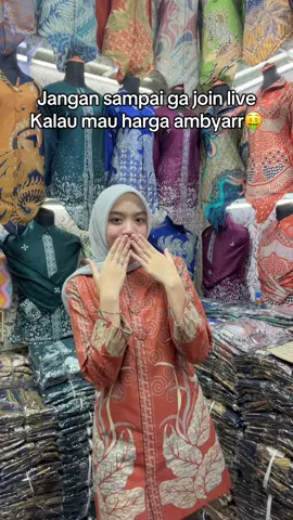 Join live jam 10.00 ya sayangkuu🥳#seragambatik #masukberandafyp #batikmodern #batikcouple #fyppppppppppppppppppppppp 