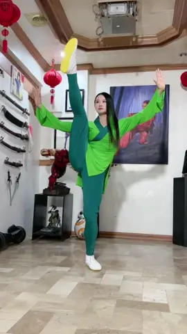 Balance isn’t just about standing on one leg—it’s about finding harmony within yourself. In Taichi, every movement teaches patience, control, and focus. When your body steadies, your mind follows. 🥋✨” . . . #taichi #martialarts #fyp #BathalumangEther  #janicehung   