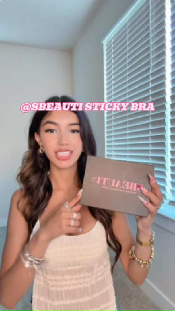 This is hands down my FAVORITE sticky bra EVER! 🤭#sbeauti #sbeautibra #sbeautistickybra #stickybra #cleavagebra #pushup 