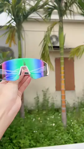 🌈 Kính râm đổi màu siêu ngầu – chống bụi, chắn gió cực đỉnh! 📌 Đi phượt, đi đường dài hay đi chơi đều “chất như nước cất”! 👉 Mua ngay kẻo hết hàng! #kínhrâm #chốngbụi #đổimàu #mtdongho88 #xu hướng