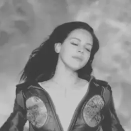 #ULTRAVIOLENCE || please ignore the glitch and the chopness #lanadelrey #lanadelreyedit #lanadelreyvinyl #Aesthetic #ultraviolencelanadelrey ib: kal3gerae