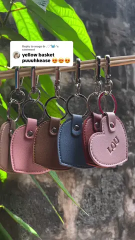 Replying to @mogs ✿⋆.♡˚🦋༘⋆  here’s the yellow basket po for the personalized/customized keychain perfect for gifts or souvenirs #keychains #customizedgifts #personalizedgifts #tiktokfind #giftideas 